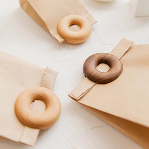Food bag sealing clips made of wood