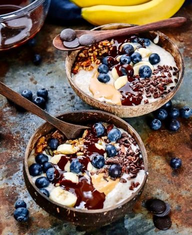 Coconut shell bowls for breakfast and desserts