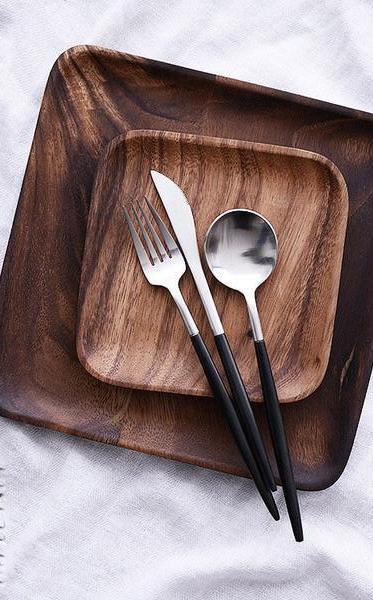Square acacia wood plates for dining