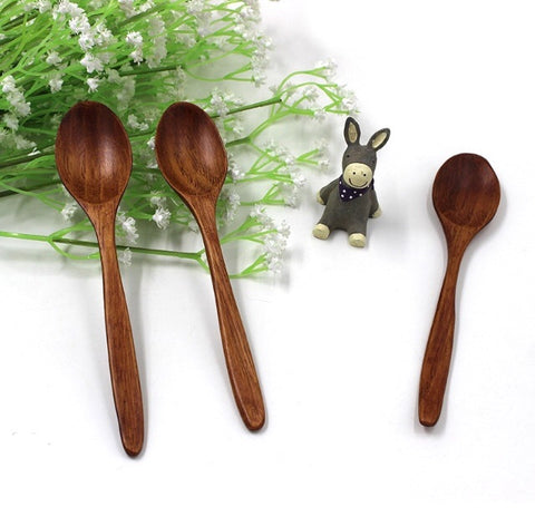 Acacia wood spoons for eating
