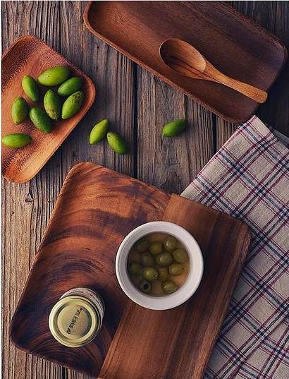 Square and rectangle acacia wood plates for serving