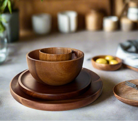 Plates, Bowls & Eatware
