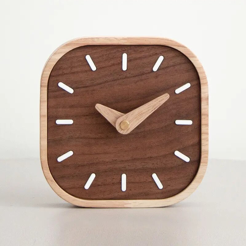 Quiet wooden modern clock 