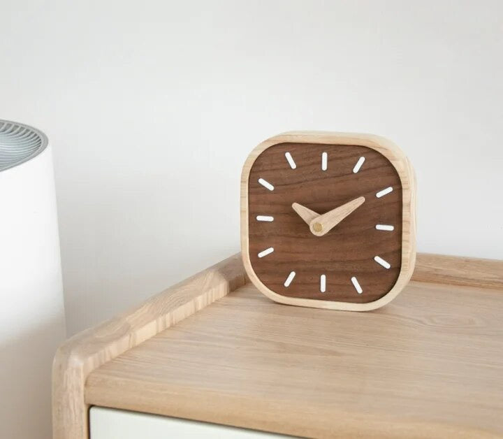 Modern quiet wood clock