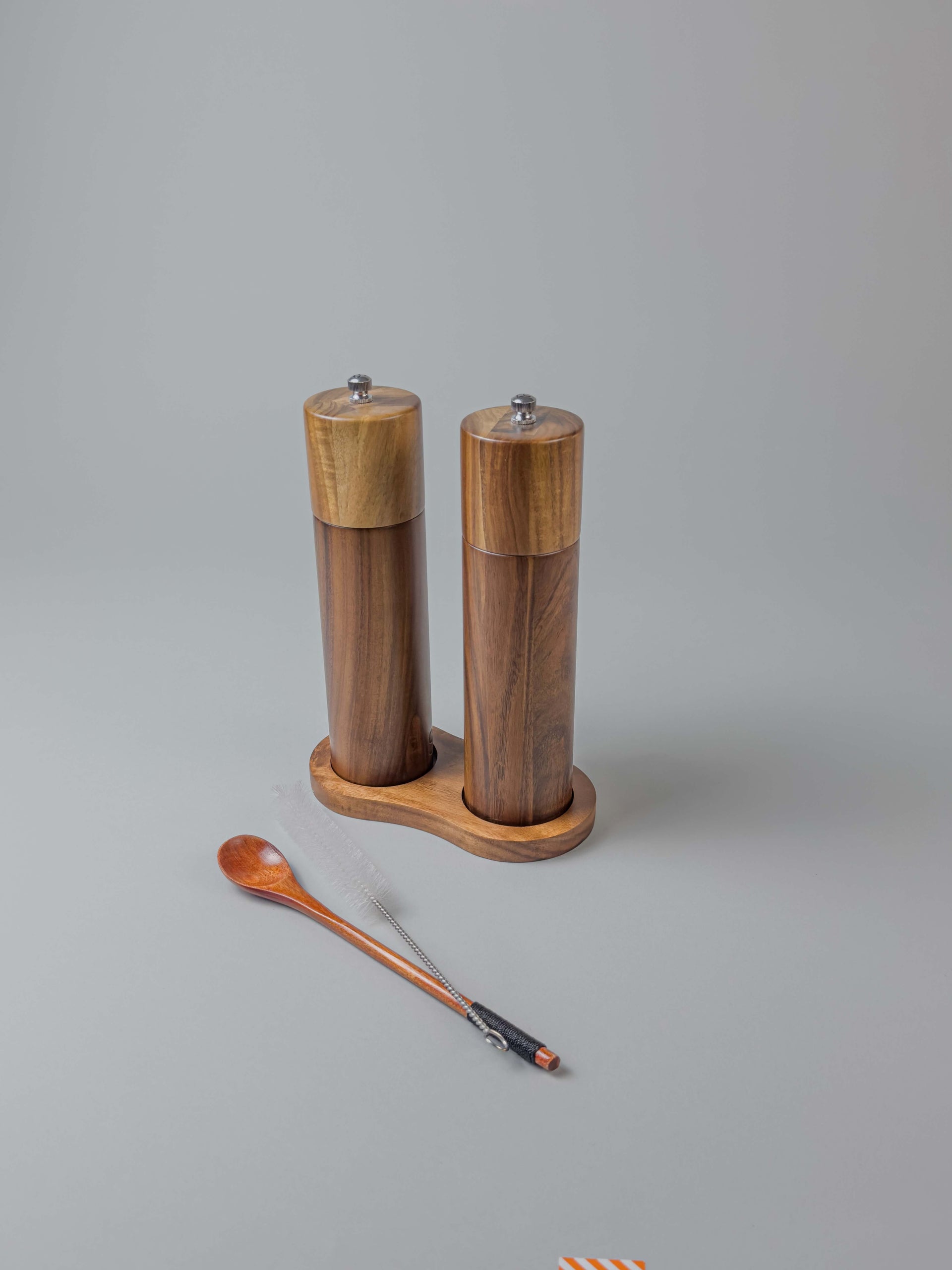 Acacia Wood Salt & Pepper Grinders - Salt and Pepper Mills / With Accessories
