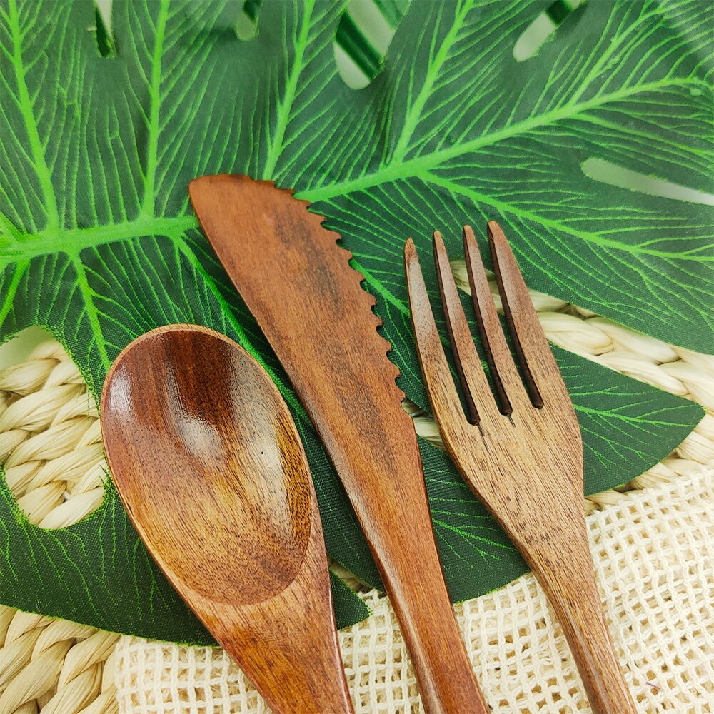 Reusable wooden cutlery 