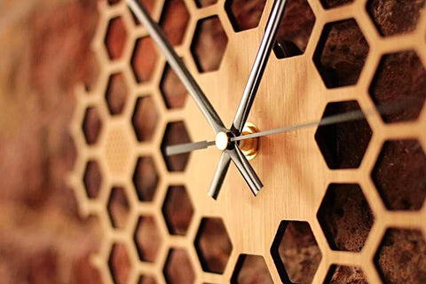 Hexa-Comb Clock